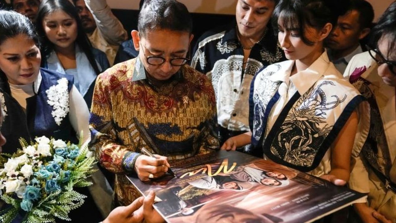 Menteri Kebudayaan Fadli Zon memberikan apresiasi tinggi terhadap film NIA karya Aditya Gumay, yang dinilai mampu mengangkat realitas sosial dan bahaya narkoba secara mendalam, serta diharapkan menjadi pengingat bagi masyarakat.