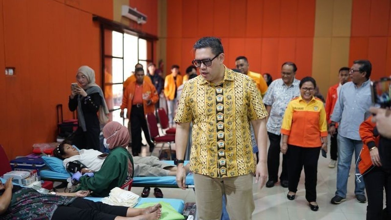 Dalam rangka HUT ke-68, Kosgoro 1957 sukses menggelar aksi donor darah di Jakarta, menarik ratusan peserta untuk wujudkan solidaritas kemanusiaan dan penuhi stok darah nasional.