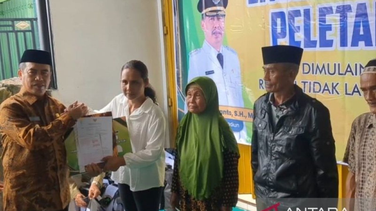 Pemkab Madiun mengumumkan pemangkasan drastis anggaran RTLH Pemkab Madiun 2026 dari Rp5,98 miliar menjadi Rp1,46 miliar, berpotensi menghambat penanganan ribuan rumah tidak layak huni.