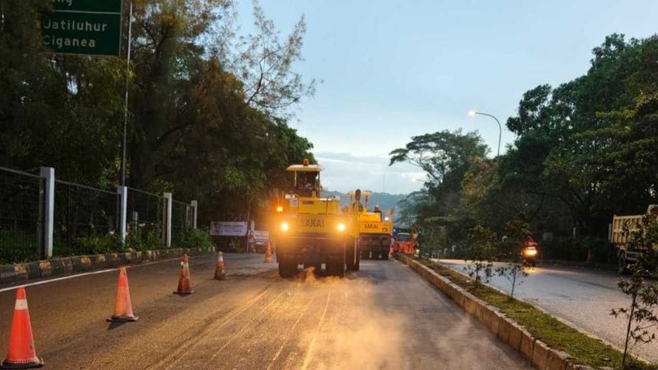 Jasa Marga kembali melanjutkan Perbaikan Tol Cipularang dan Padaleunyi selama sepekan ke depan. Ketahui jadwal dan lokasi lengkap pengerjaan untuk antisipasi perjalanan Anda.