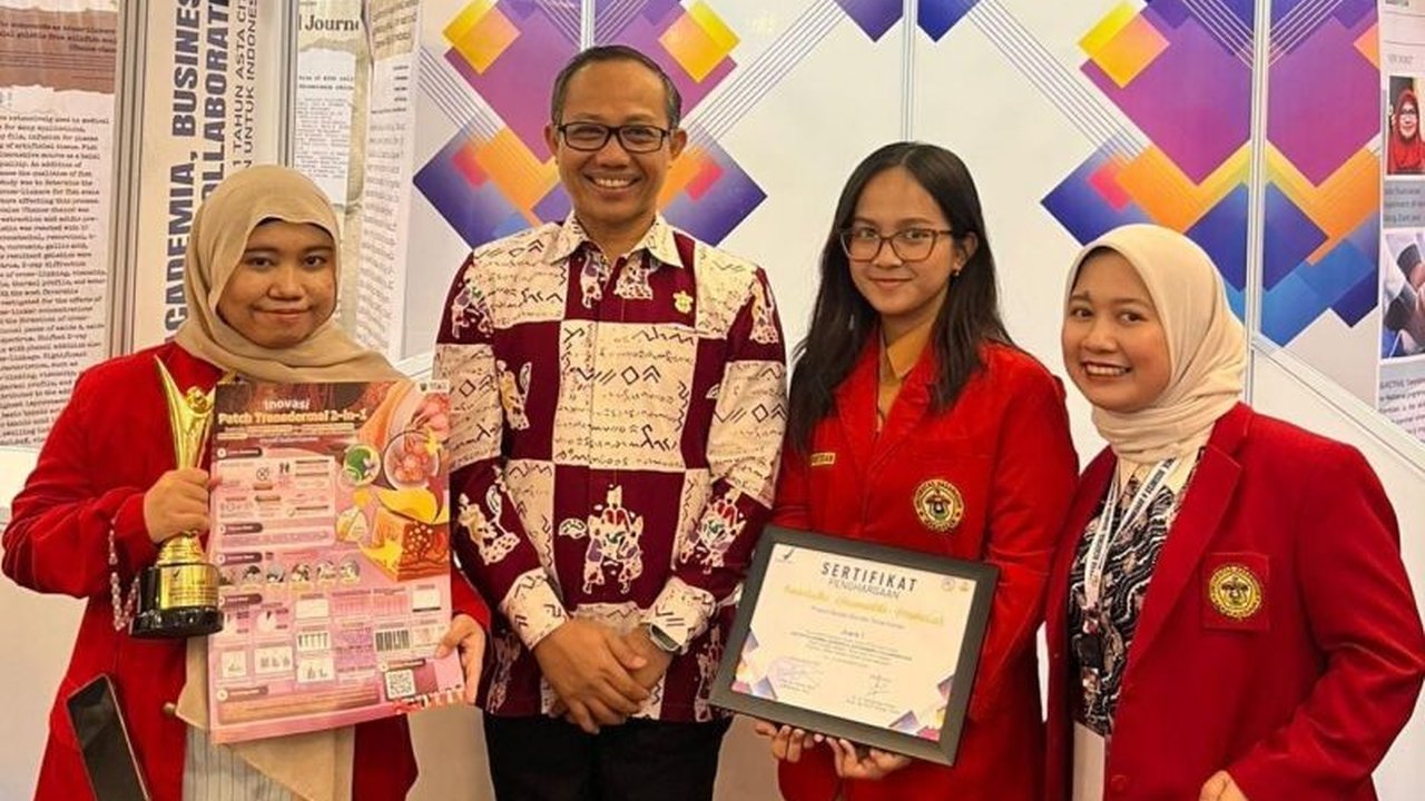 Tim mahasiswa Unhas berhasil meraih juara pertama di ajang BPOM berkat inovasi riset kanker payudara berbasis nanotheranostics, memperkenalkan patch transdermal 2-in-1 yang menjanjikan.