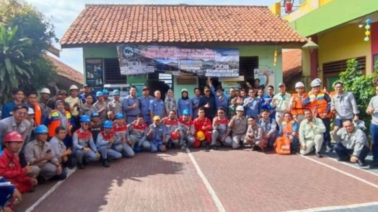 BPBD Cilegon siaga penuh menghadapi potensi bencana hidrometeorologi akibat cuaca ekstrem. Masyarakat diimbau waspada dan mengikuti informasi resmi demi keselamatan.