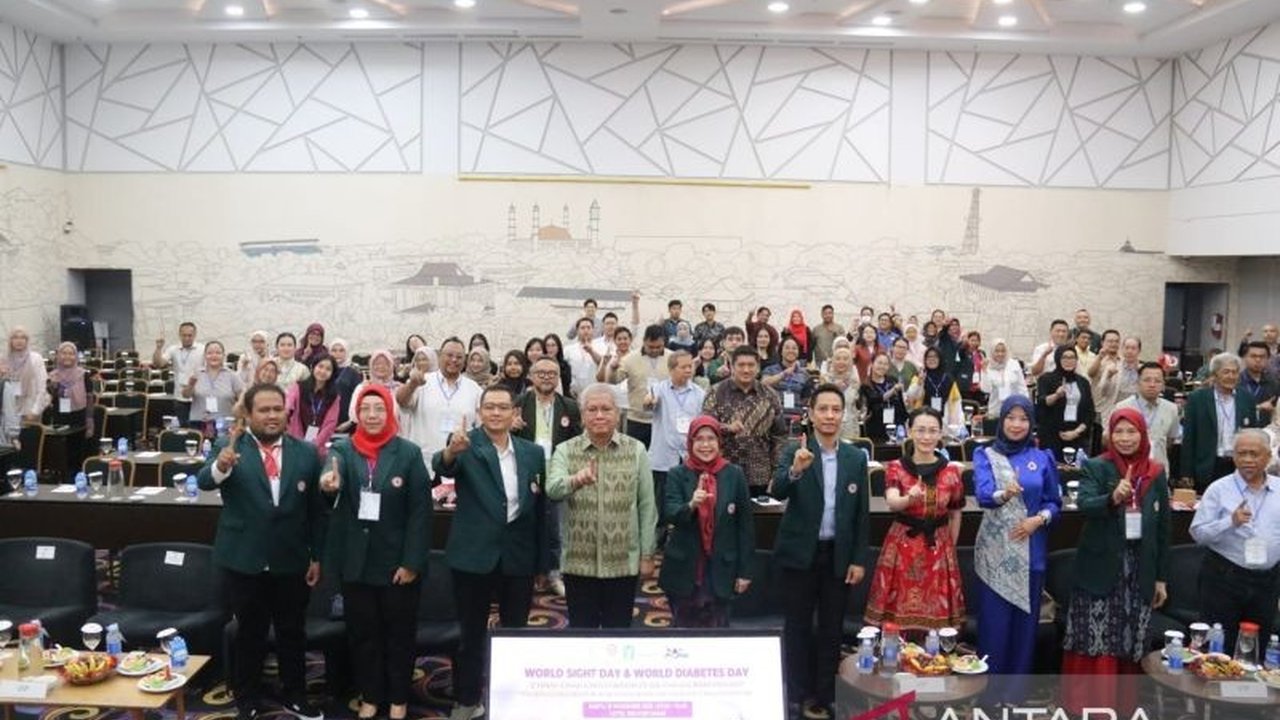 Pemerintah Provinsi Kalimantan Barat (Pemprov Kalbar) berkomitmen penuh mewujudkan pemerataan dokter hingga ke daerah terpencil, sekaligus memperkuat etika profesi kedokteran demi peningkatan kualitas layanan kesehatan. Langkah ini diharapkan mampu menjaw