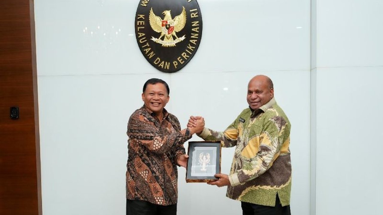 Pemerintah Provinsi Papua berkolaborasi dengan Kementerian Kelautan dan Perikanan (KKP) untuk memaksimalkan Pengelolaan Pesisir Papua, yang diyakini akan menjadi sumber utama peningkatan Pendapatan Asli Daerah (PAD) dan pertumbuhan ekonomi berkelanjutan.