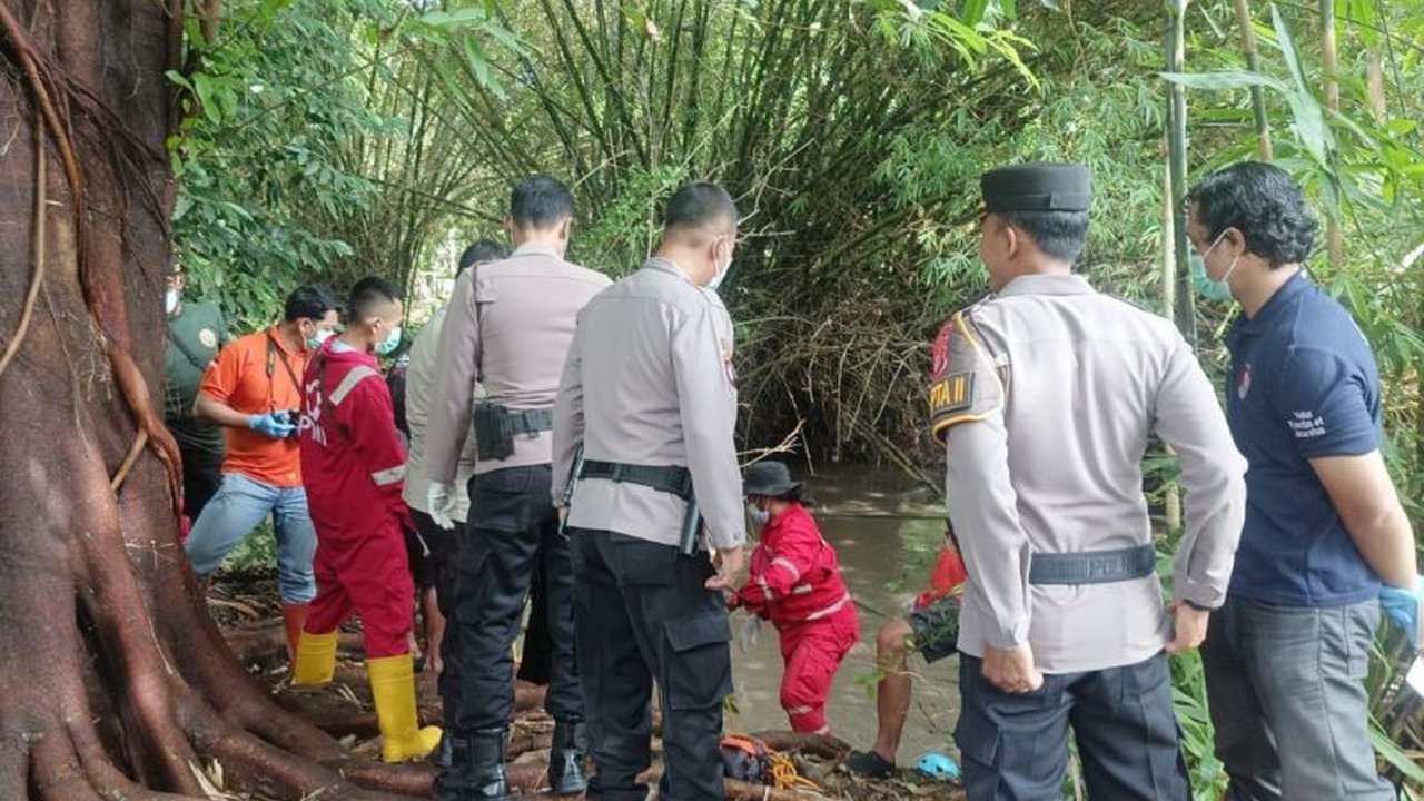 Polisi berhasil mengidentifikasi mayat yang ditemukan di Sungai Winongo Bantul sebagai Rintono, setelah keluarga mengenali pakaian dan helm korban.