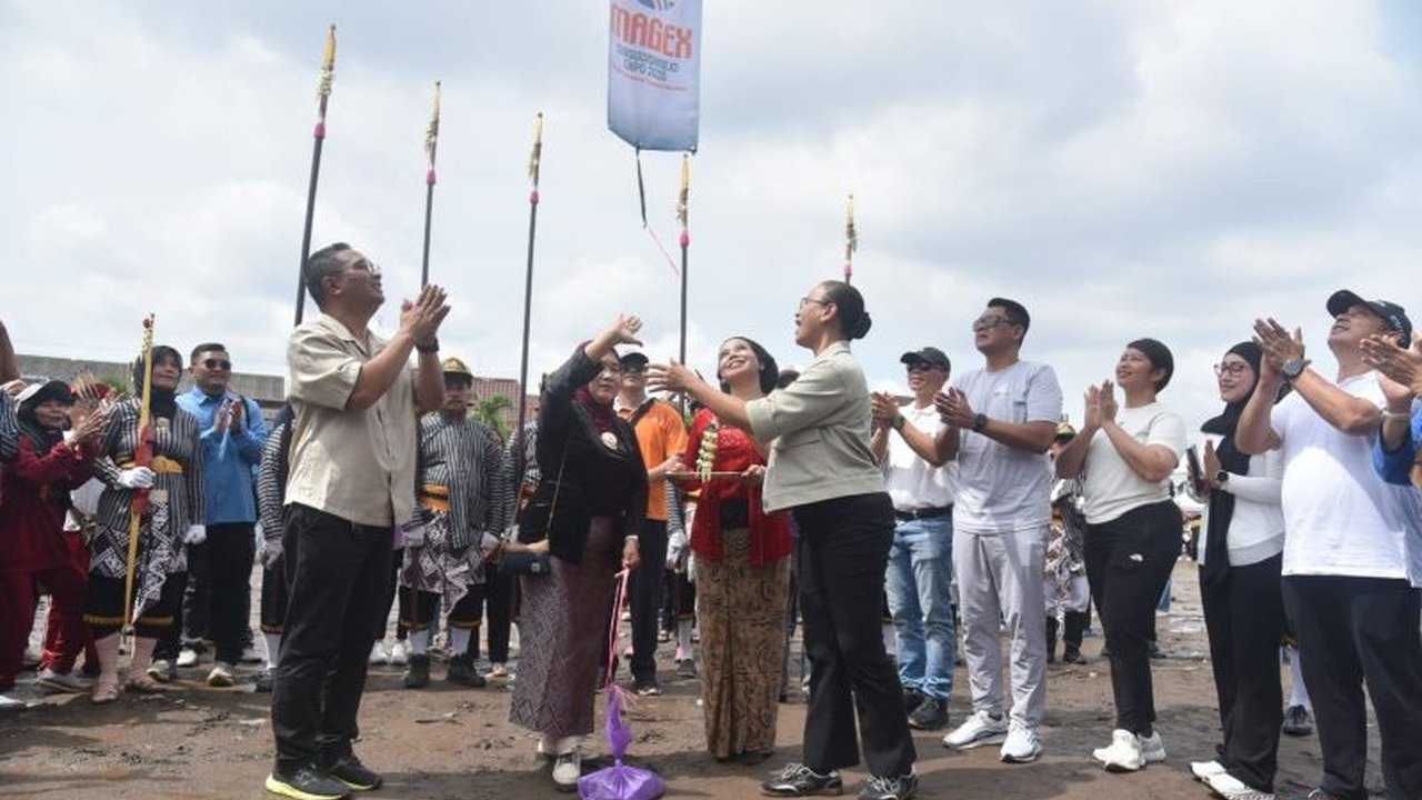 Maguwoharjo Expo 2025 resmi dibuka, menjadi platform penting bagi masyarakat Sleman untuk berinovasi, mengembangkan ide kreatif, dan memperkuat sektor UMKM lokal.