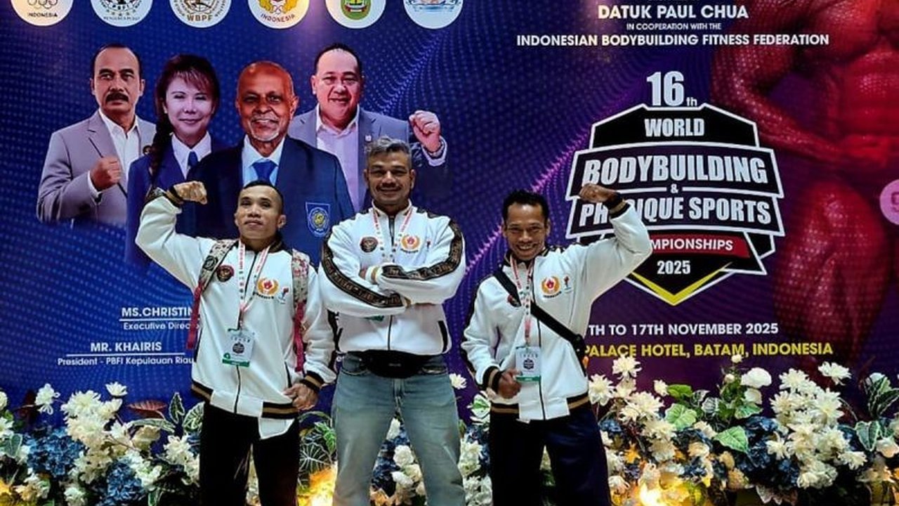Dua atlet binaraga Jakarta, Zainal dan Slamet Junaedi, berhasil meraih medali perunggu dalam ajang Kejuaraan Dunia Binaraga dan Olahraga Fisik 2025 di Batam, mengharumkan nama Indonesia.