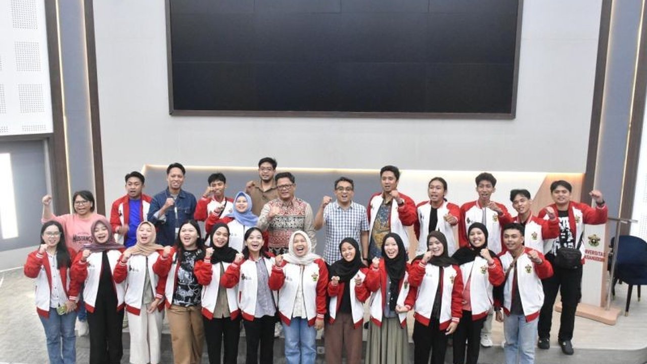Empat inovasi mahasiswa Unhas siap unjuk gigi di ajang Kewirausahaan Mahasiswa Indonesia (KMI) Expo XIV di Universitas Tidar pada November 2025. Bersiaplah menyaksikan terobosan Inovasi Mahasiswa Unhas yang siap bersaing!