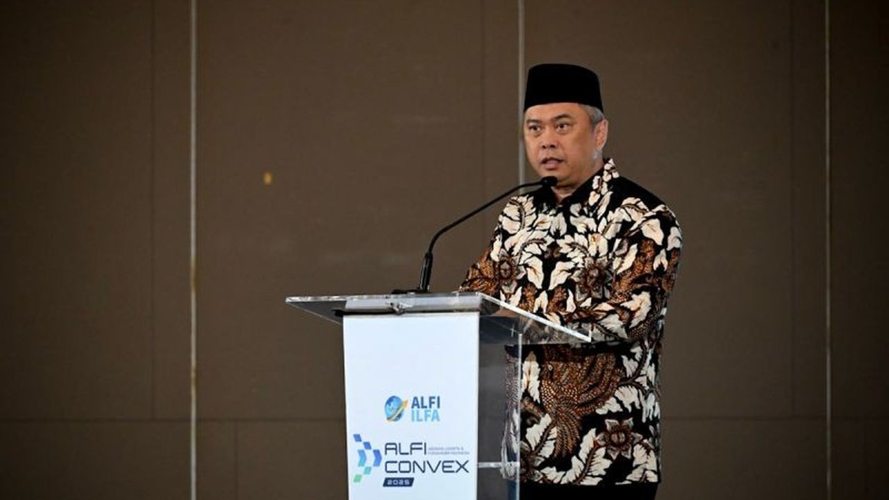 Menteri Perhubungan Dudy Purwagandhi menegaskan bahwa sistem logistik efisien adalah fondasi utama penguatan ekonomi nasional, mendorong pertumbuhan dan stabilitas harga.