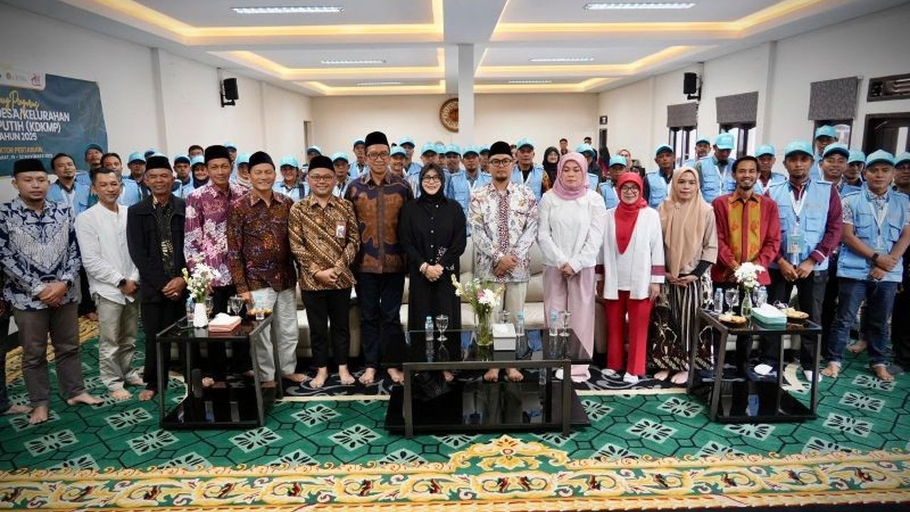 Kemenkop mempercepat operasionalisasi Kopdes Merah Putih melalui program magang pengurus di Kopontren Al-Ittifaq. Simak bagaimana program ini membangun ekosistem bisnis desa!