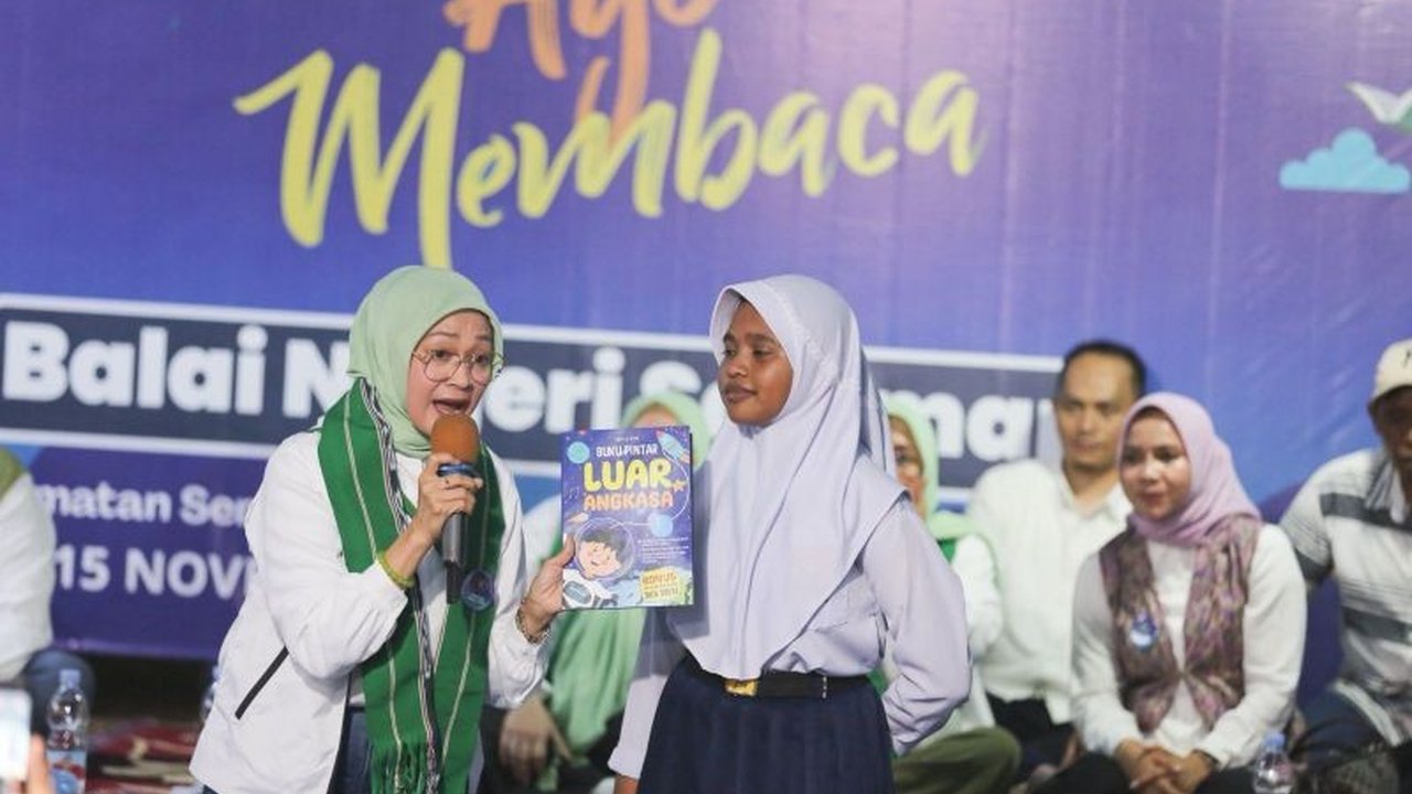 Ketua Dewan Pembina DPP Perempuan Bangsa, Rustini Muhaimin, mengampanyekan Gerakan Membaca di Maluku Tengah untuk menumbuhkan budaya literasi dan mencetak generasi unggul.