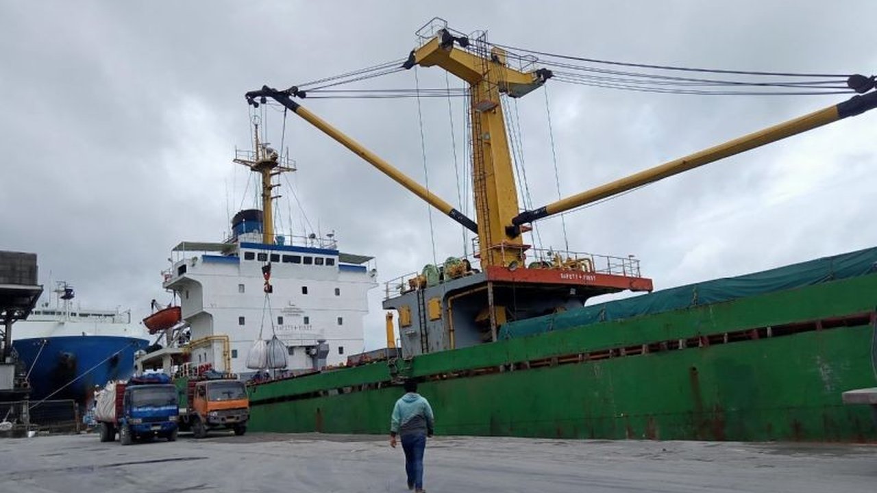 SPJM Pelindo Jasa Maritim dan Indocement Tunggal Prakarsa resmi menjalin kerja sama layanan pemandu dan penundaan di Palembang, memperkuat komitmen pembangunan infrastruktur nasional.