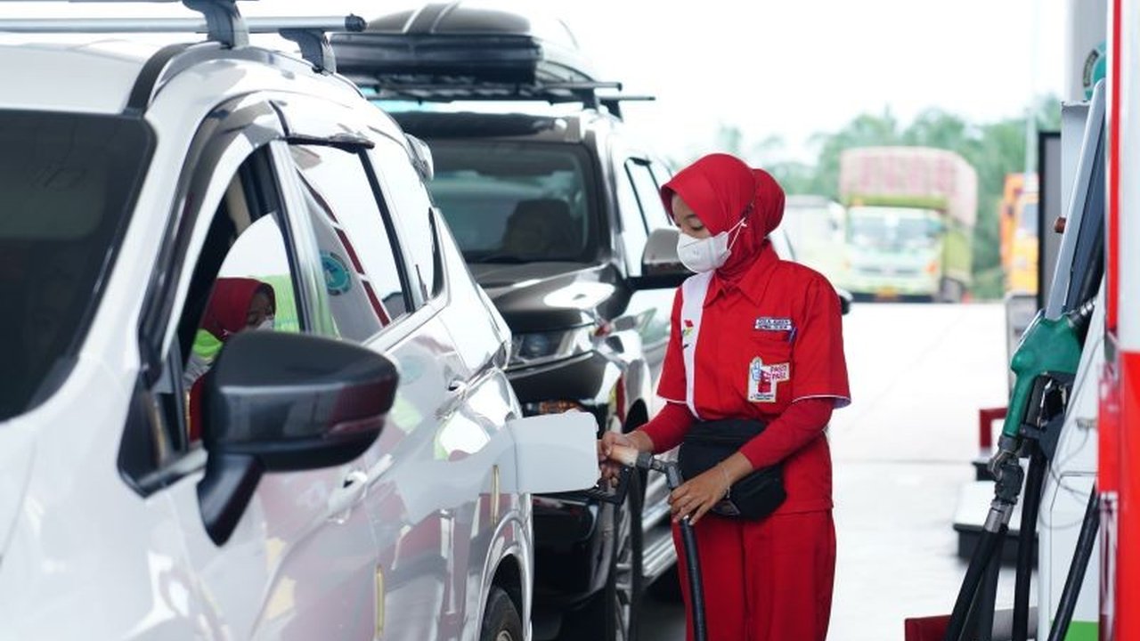 Pertamina Patra Niaga Regional Sumbagsel mengambil tindakan tegas terhadap SPBU nakal di Lampung Timur yang diduga menyalahgunakan biosolar, menghentikan penyaluran BBM selama 30 hari.