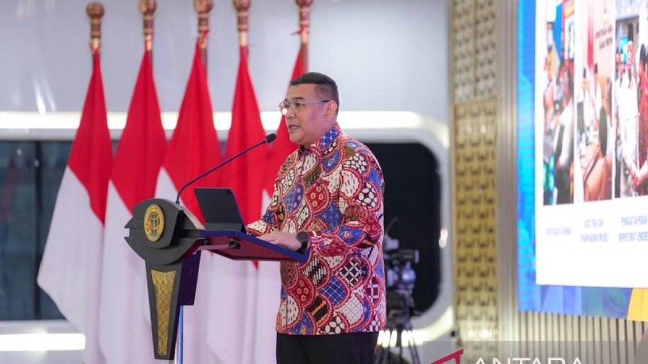 Wakil Menteri ATR/BPN Ossy Dermawan mendesak jajaran TNI untuk segera mengurus sertifikasi tanah, mengingat banyaknya kasus pertanahan yang mengancam aset negara. Langkah ini krusial untuk mengamankan aset dan mencegah sengketa di masa depan.