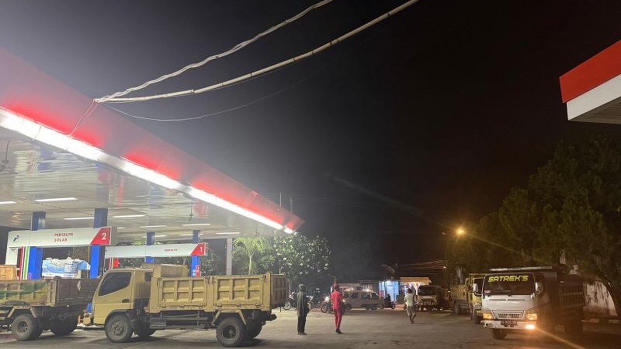 Pertamina Patra Niaga Jatimbalinus menegaskan stok BBM biosolar Pulau Timor dalam kondisi aman dan mencukupi, meskipun terjadi antrean panjang di beberapa SPBU. Penyesuaian kuota dilakukan untuk memastikan ketersediaan hingga 2025.