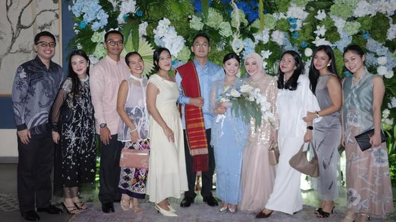 Aurel Hermansyah hadiri lamaran adik Raditya Dika. [IG: @aurelie.hermansyah]