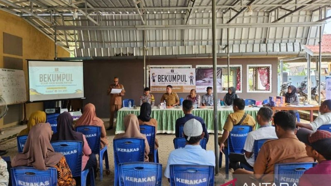 Kanwil Kemenkumham Babel aktif menggelar Penyuluhan Hukum di Desa Kerakas, Bangka Tengah, untuk meningkatkan pemahaman warga tentang hak dan kewajiban hukum. Simak detail materi yang disampaikan!