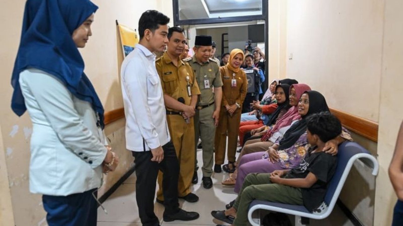Wakil Presiden Gibran Rakabuming Raka meninjau RSUD Kepulauan Seribu untuk memastikan Pelayanan Kesehatan Kepulauan Seribu optimal dan terjangkau bagi masyarakat.