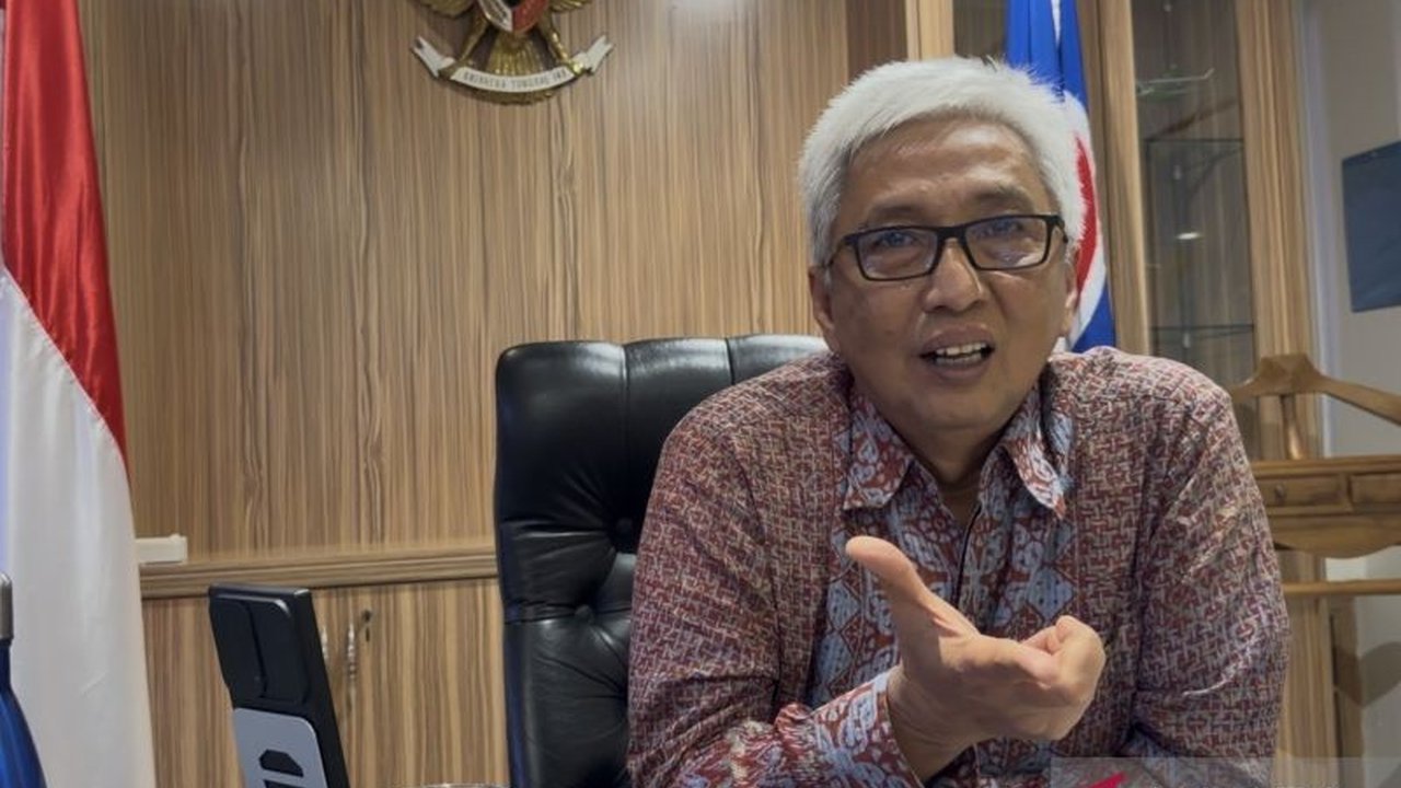 Duta Besar RI di Malaysia, Hermono, mengungkapkan pelaku penganiayaan keji terhadap seorang Pekerja Migran Indonesia (PMI) di Malaysia adalah orang berpendidikan. Kasus penganiayaan ini memicu keprihatinan mendalam.