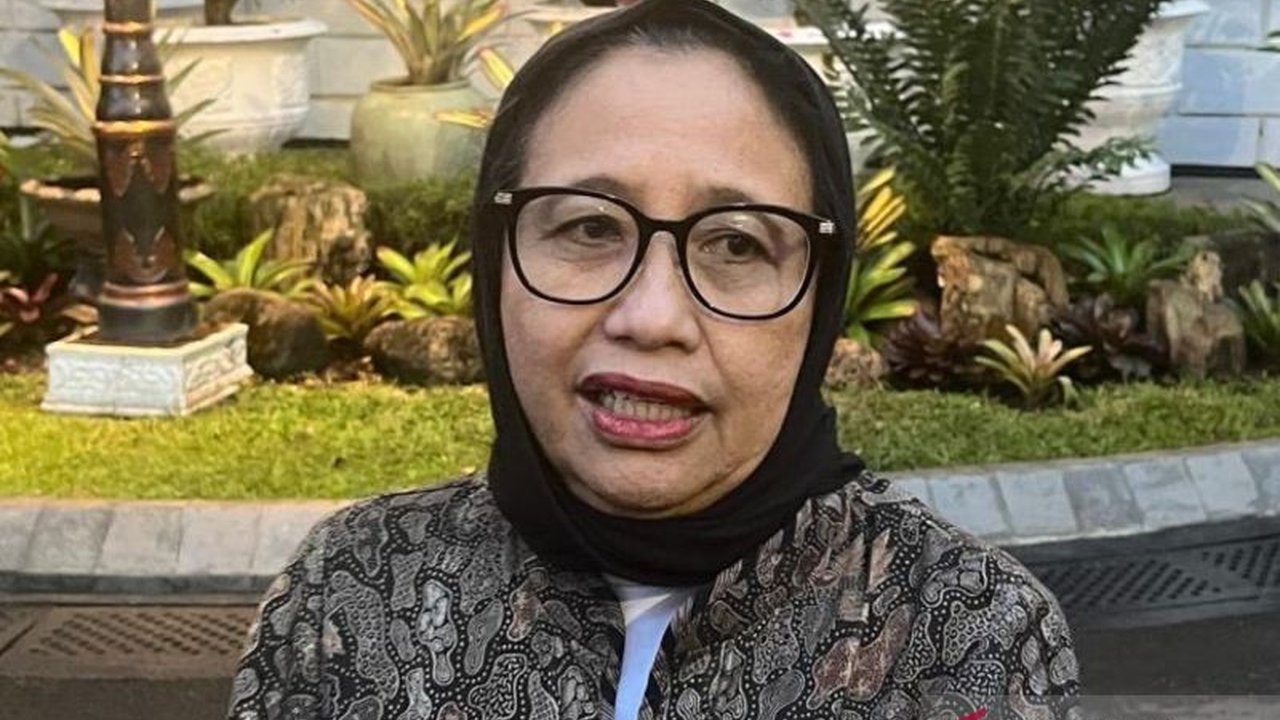 Peraturan Presiden (Perpres) Makan Bergizi Gratis (MBG) akan melarang pabrik besar menjadi pemasok bahan baku. Kebijakan Perpres MBG ini bertujuan memberdayakan UMKM dan PKK lokal.