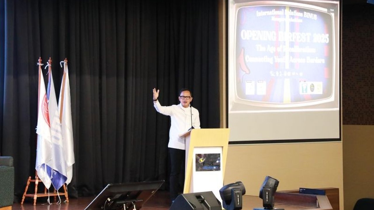 Wakil Menteri Dalam Negeri Bima Arya Sugiarto mengajak mahasiswa, khususnya jurusan Hubungan Internasional, untuk membaca tanda zaman dan menyiapkan diri menghadapi dinamika global yang terus berubah.