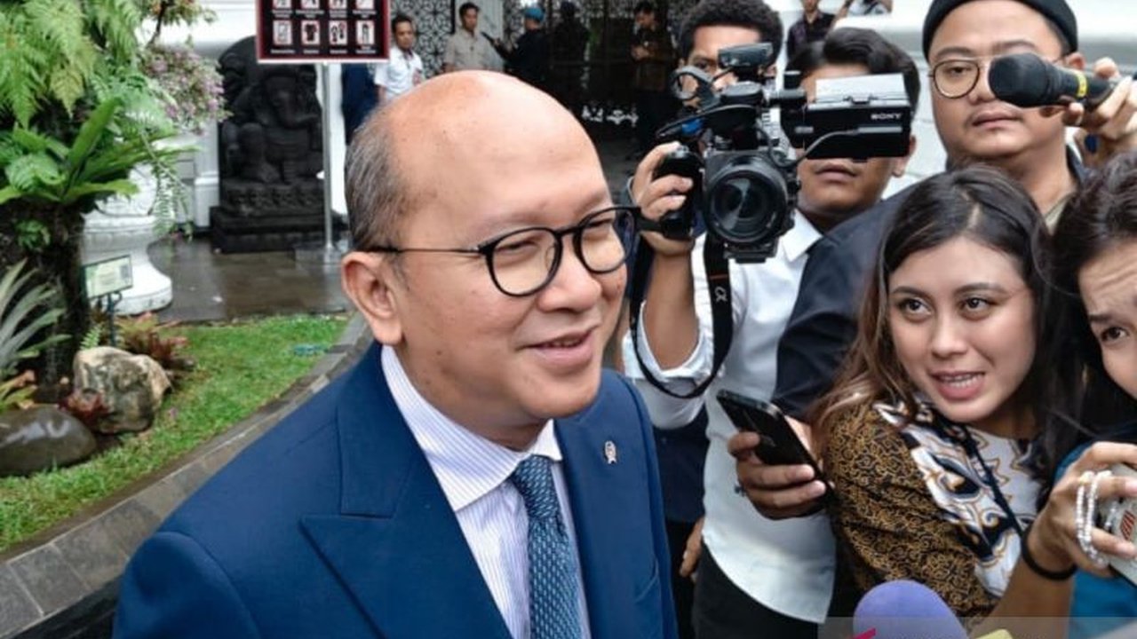 Perusahaan raksasa Rusia menyatakan minat serius untuk berinvestasi di sektor **pulp dan kertas** Indonesia, dengan CEO Danantara Indonesia Rosan Roeslani mengungkapkan adanya penjajakan awal.