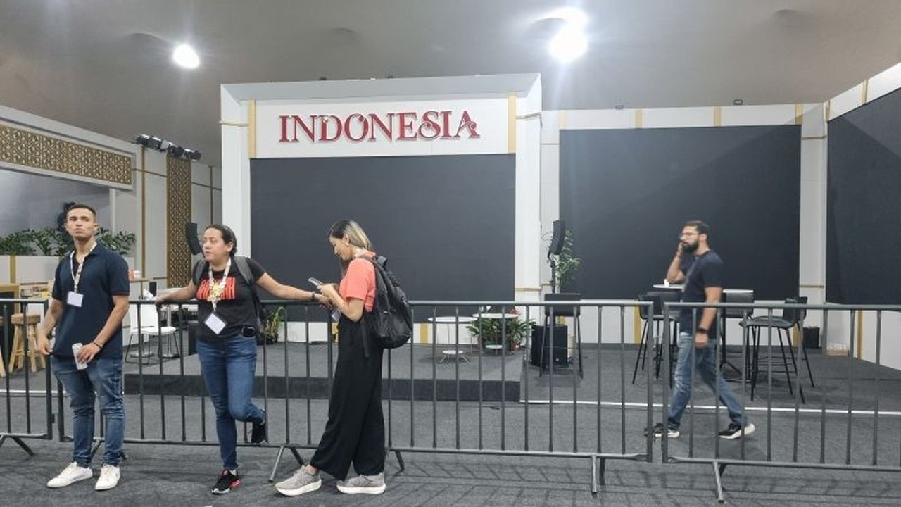 Seluruh paviliun negara, termasuk Indonesia, di Zona Biru COP30 Belèm, Brasil, dipagari pembatas menyusul insiden kebakaran yang terjadi. Simak dampaknya!