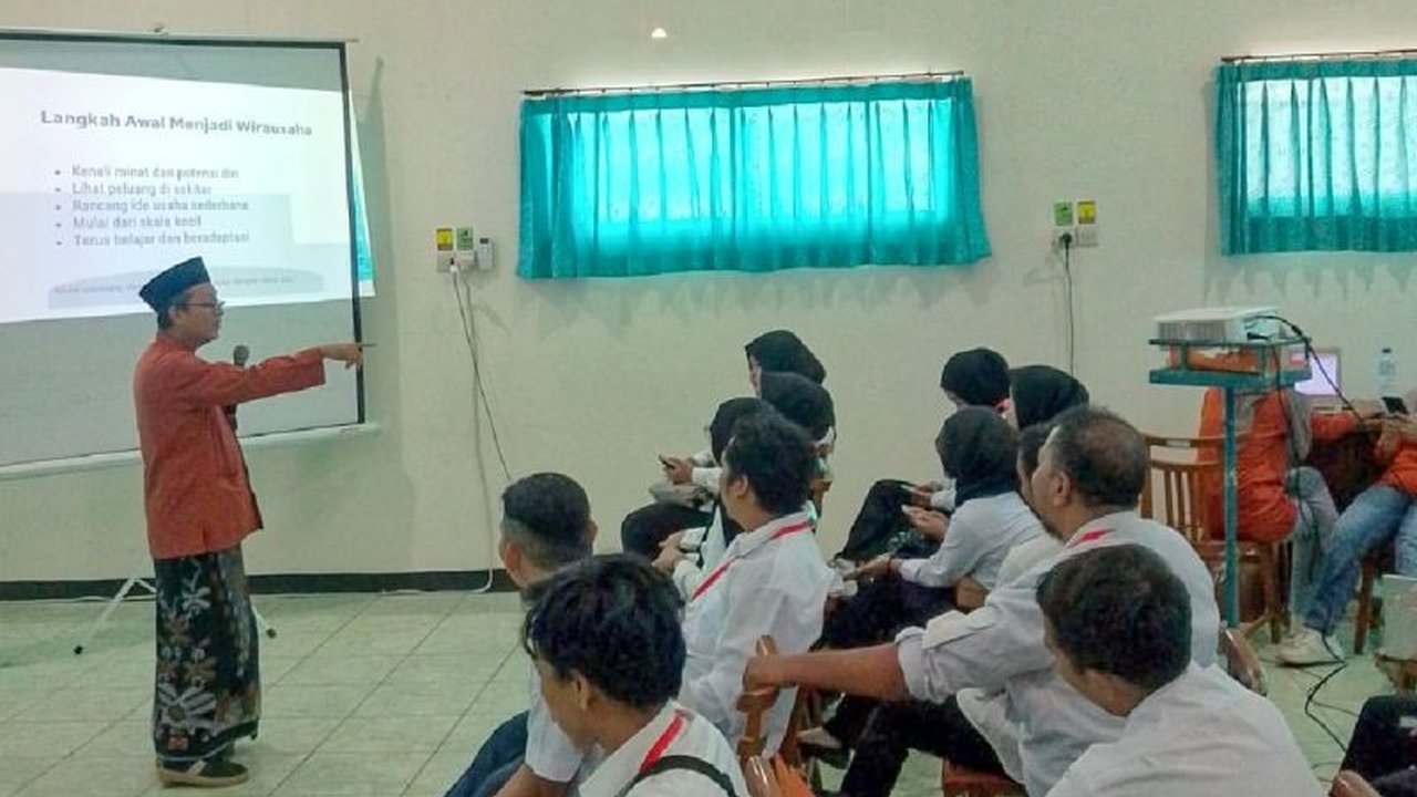 Pemerintah Kabupaten Situbondo memanfaatkan DBHCHT untuk menggelar pelatihan keterampilan berbasis kompetensi, membuka peluang kerja dan usaha baru bagi masyarakat.