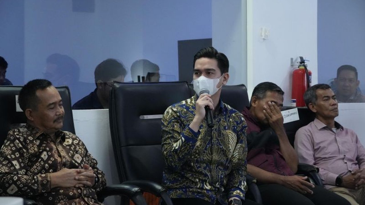 Pemerintah Kabupaten Sumedang serius menggarap proyek percontohan digitalisasi di kawasan pendidikan Jatinangor, memanfaatkan potensi perguruan tinggi untuk transparansi dan pelayanan publik.