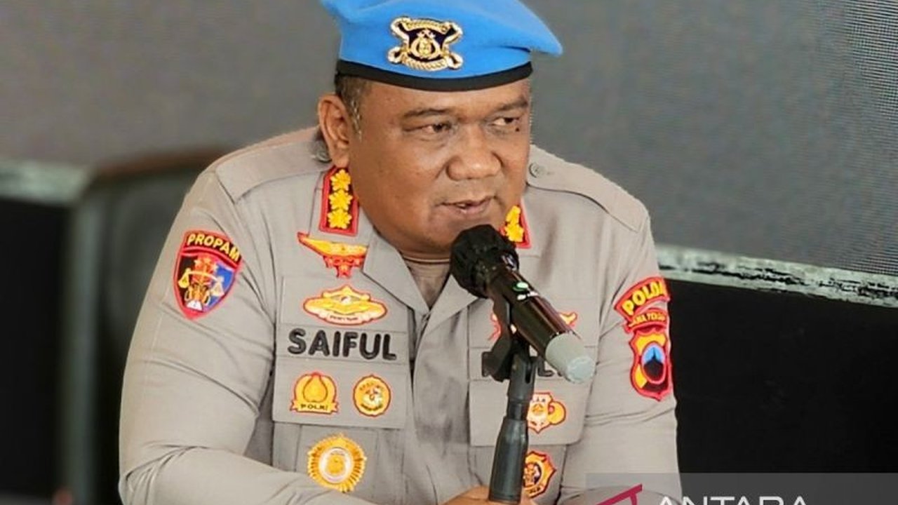 Polda Jateng resmi meluncurkan Dumas QR Code, sebuah inovasi digital untuk mempermudah masyarakat melaporkan perilaku polisi. Sistem ini menjamin transparansi dan akuntabilitas dalam setiap pelaporan.