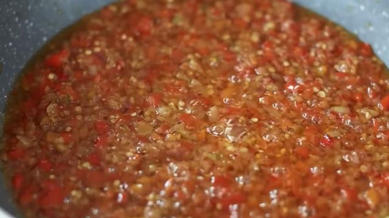 Resep Sambal Bawang Awet. (Youtube/Davina Hermawan).