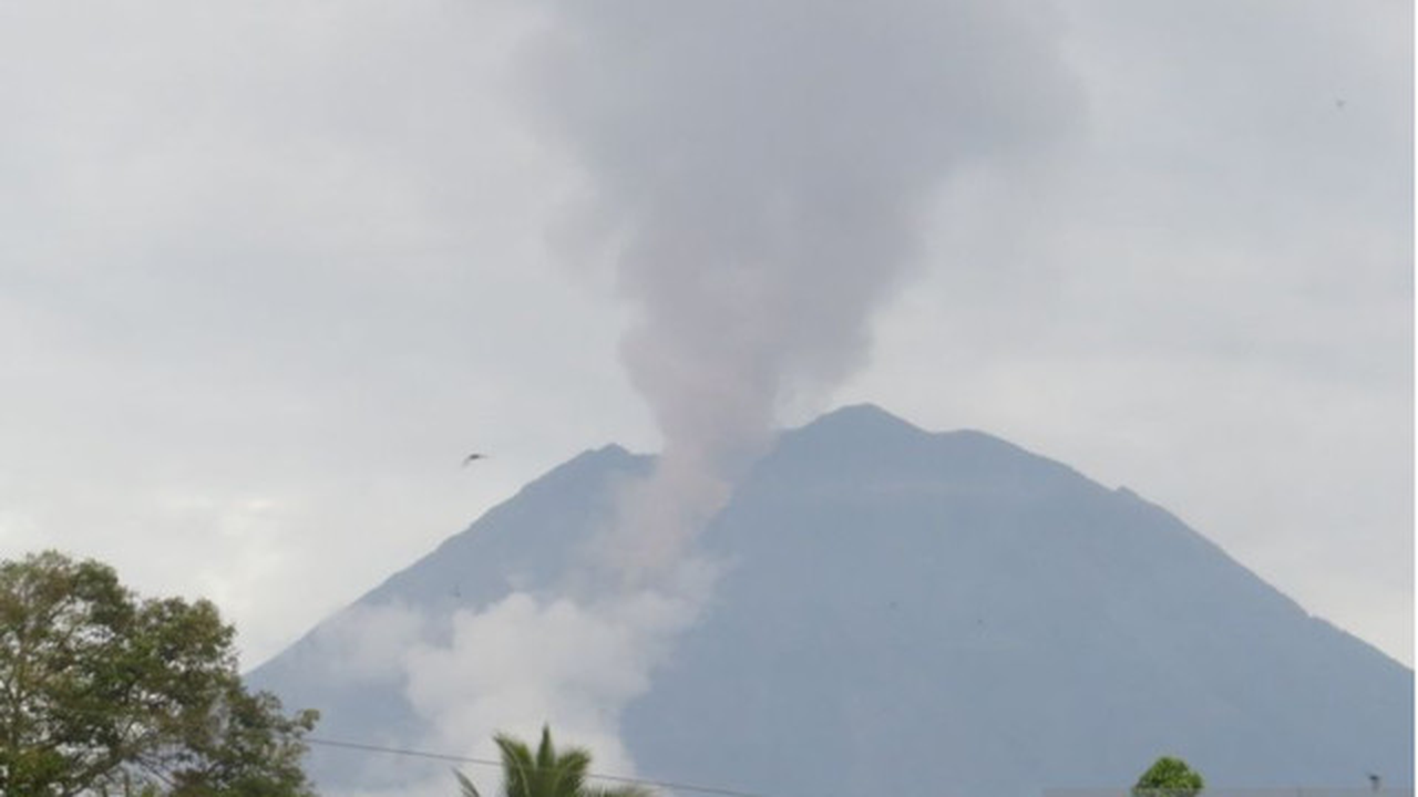 Kondisi Gunung Semeru Hari Ini (Dok: Antara)