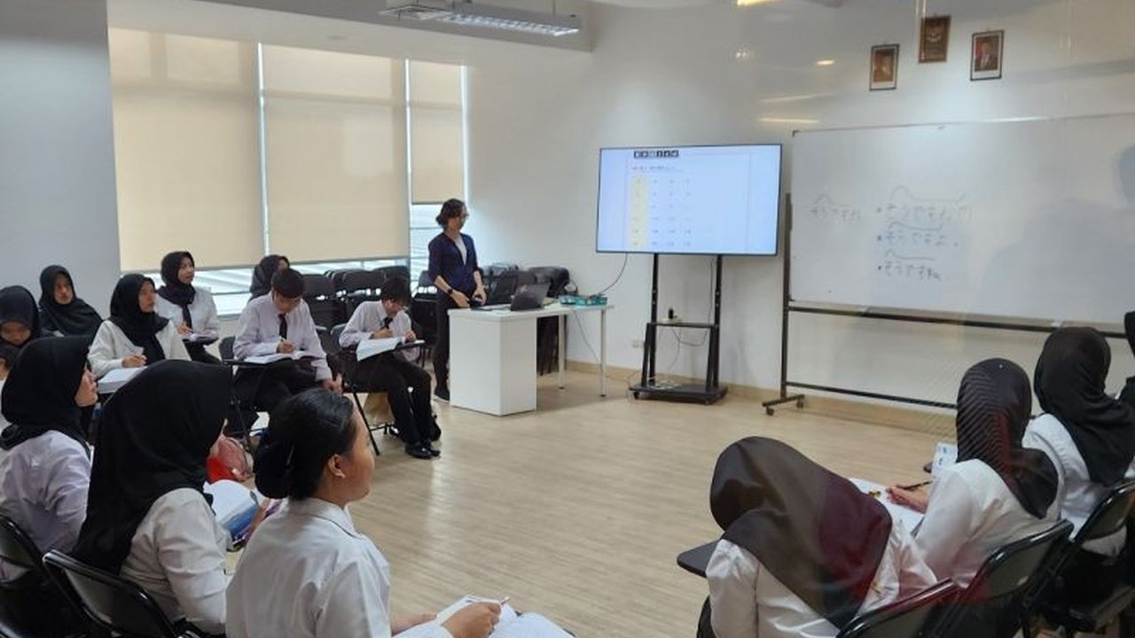 Fuji Academy, LPK Jepang Tangerang, resmi membuka kantor baru di BSD City untuk melatih calon perawat. Mereka menjawab kebutuhan caregiver di Jepang dan telah memberangkatkan lebih dari 600 siswa.