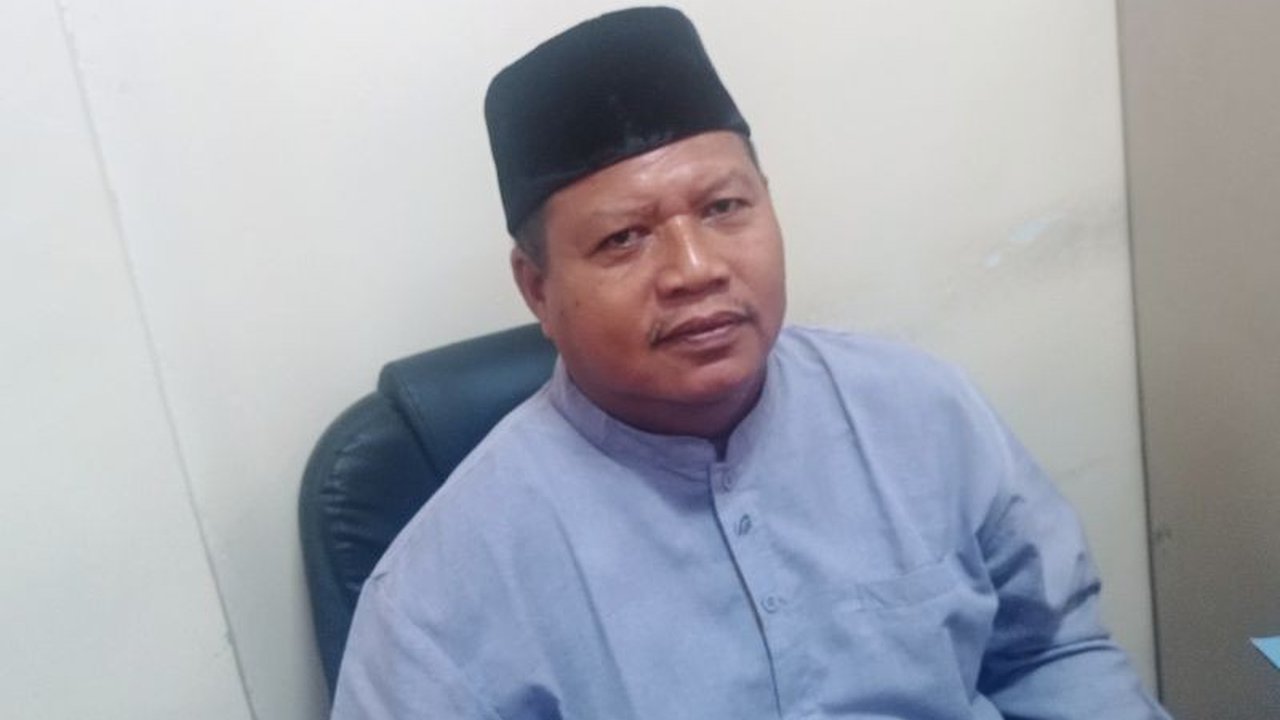 Kementerian Agama Lebak optimis seluruh guru madrasah di wilayahnya akan mengantongi sertifikat pendidik pada tahun 2026, mempercepat Sertifikasi Guru Madrasah Lebak demi peningkatan kualitas pengajaran.