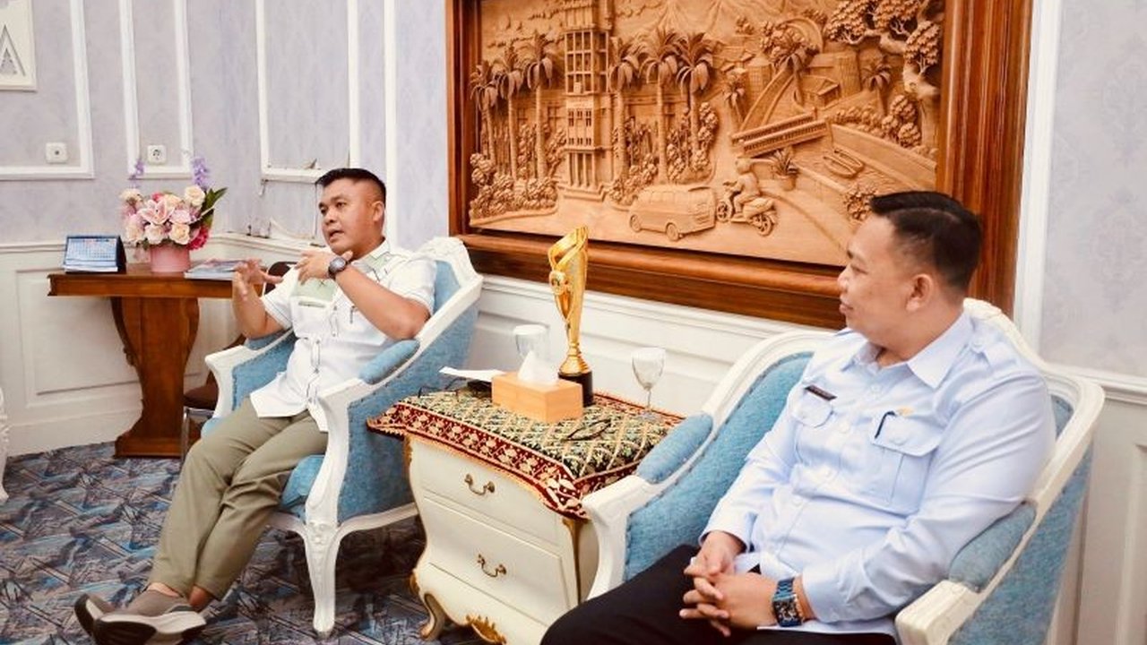 Pemerintah Kota Palembang meluncurkan Aplikasi Stunting Sicantik Keting Musi, sebuah terobosan digital untuk menekan angka stunting, diharapkan menjadi percontohan nasional.