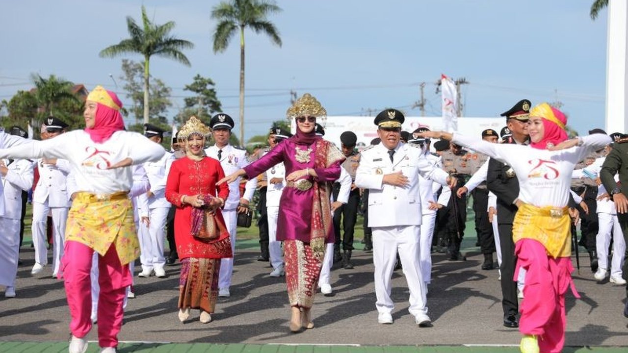 Sebanyak 15.000 ASN Forkopimda sukses menampilkan Tari Bedincak dalam rangka HUT ke-25 Provinsi Kepulauan Bangka Belitung, membangkitkan kembali budaya lokal.
