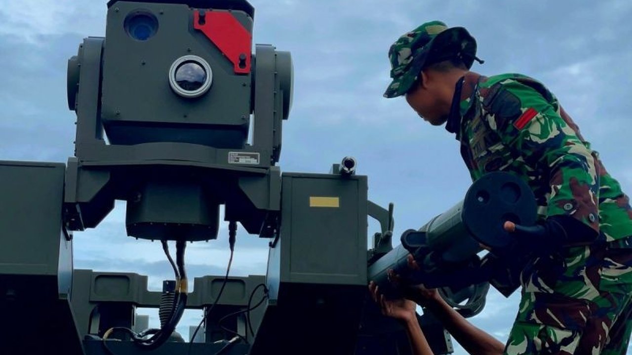 Latihan Tempur Natuna yang melibatkan ratusan prajurit TNI AD di Kabupaten Natuna, Kepulauan Riau, telah sukses diselenggarakan. Simak detail keberhasilan dan dampak sosialnya.