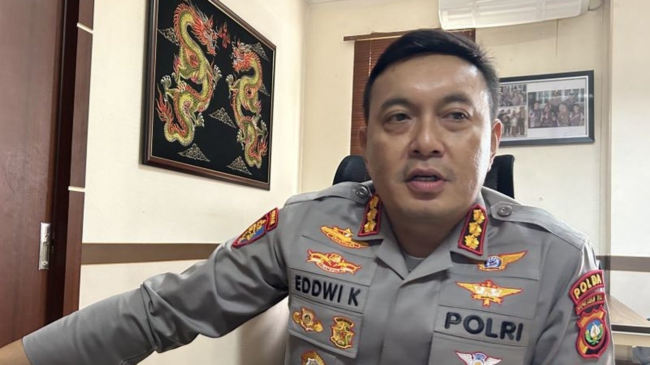 Polda Kepri menggelar Sidang Etik Polda Kepri terhadap Iptu TSH terkait dugaan penggerebekan narkoba fiktif di Batam. Terancam PTDH, kasus ini mengungkap penyalahgunaan wewenang.