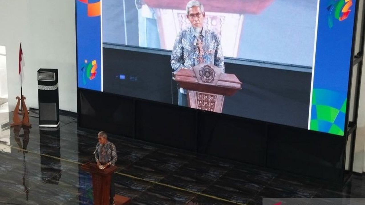 Pemerintah Provinsi Jawa Tengah tengah mengkaji wacana pengembalian kebijakan enam hari sekolah bagi SMA/SMK, menimbang masukan masyarakat dan perlindungan anak.