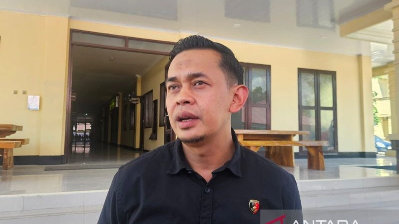 Direktorat Reserse Kriminal Umum Polda Sultra menetapkan 10 tersangka pengeroyokan saat demo penolakan konstatering lahan eks PGSD Kendari, menimbulkan korban luka dan kericuhan.