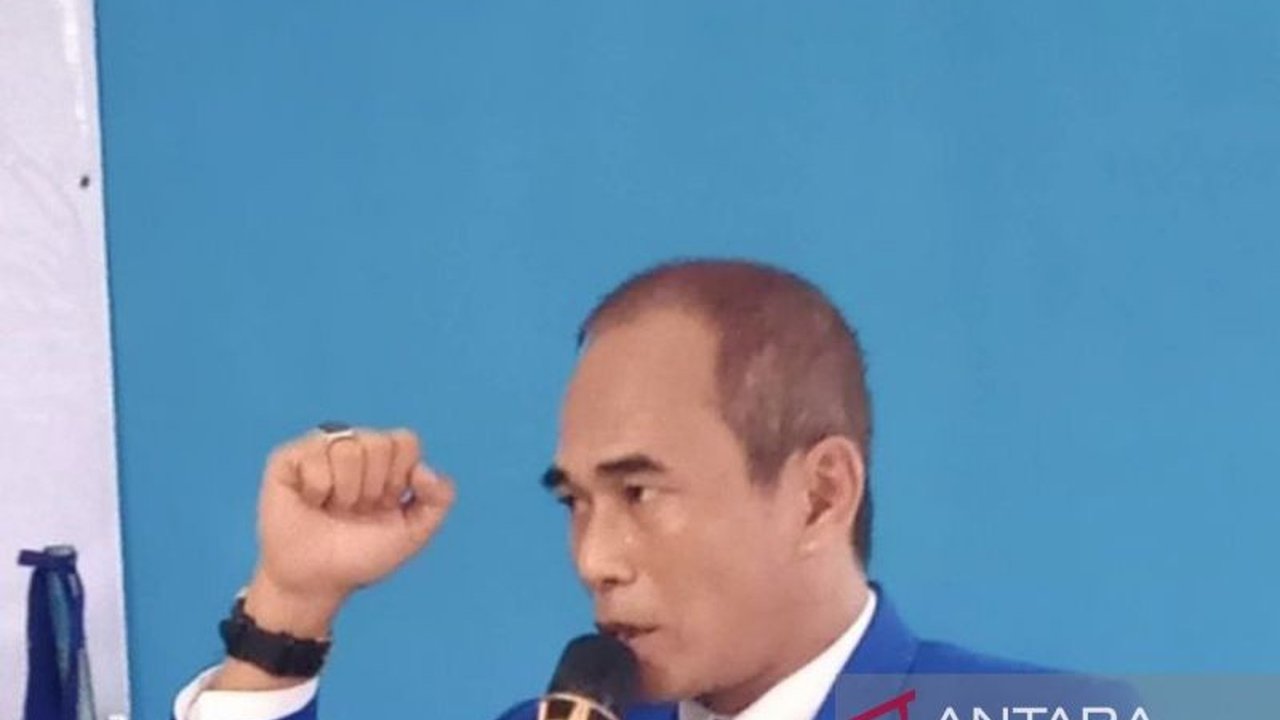 Suharlin resmi pimpin PAN Dompu periode 2025-2030, menargetkan perolehan lima kursi DPRD pada Pemilu mendatang melalui konsolidasi dan program sosial untuk memperkuat partai.