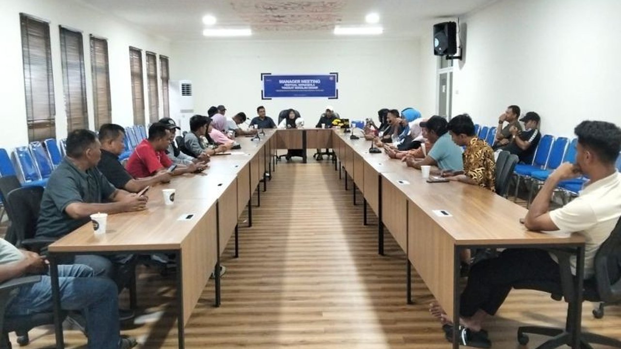 PGRI dan ASKOT PSSI Kota Ternate berkolaborasi menggelar Festival Sepak Bola SD Ternate untuk merayakan HUT PGRI ke-80 dan Hari Guru Nasional 2025, diharapkan melahirkan talenta baru.