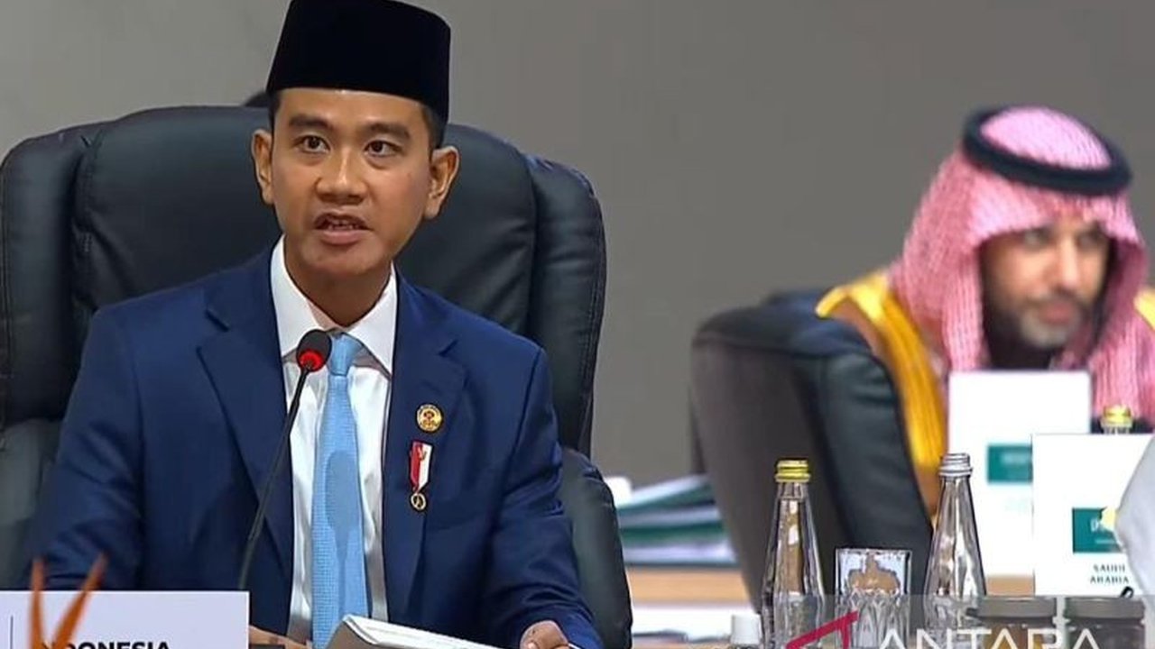 Wakil Presiden Gibran Rakabuming Raka menyatakan Program Makan Bergizi Gratis (MBG) yang diinisiasi Prabowo merupakan investasi strategis di KTT G20, menarik perhatian global.