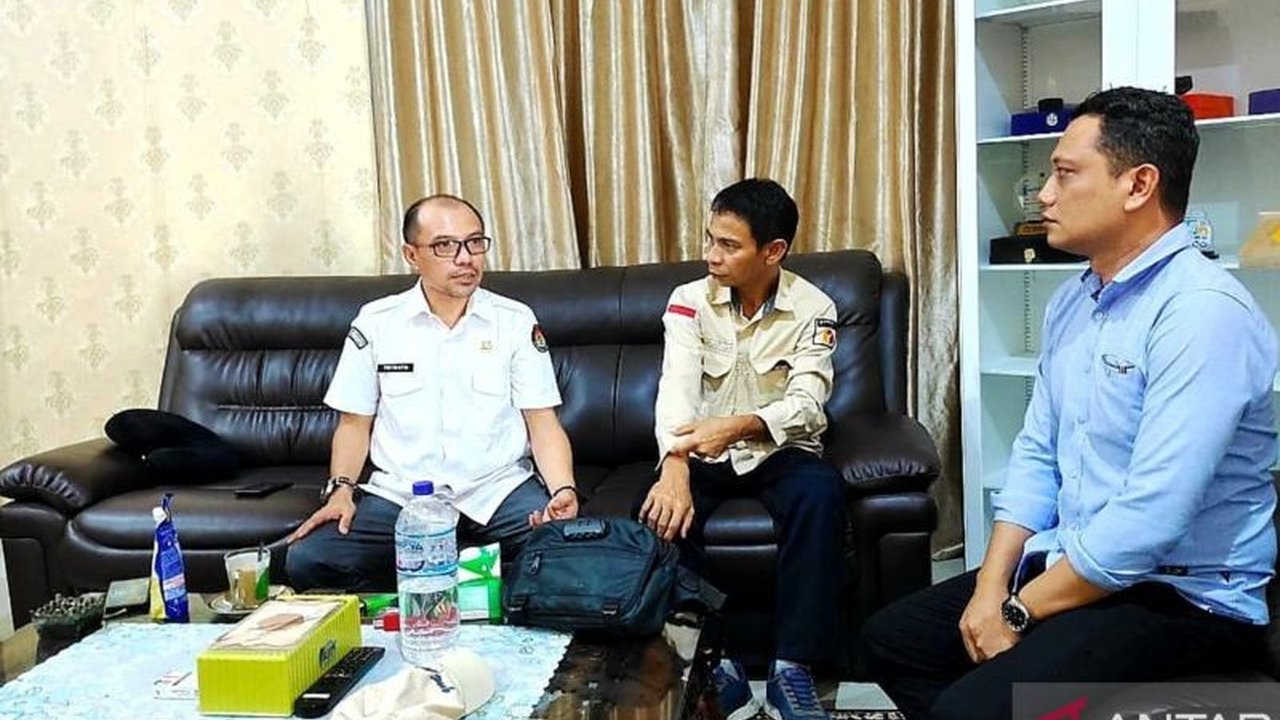 Bawaslu Gorontalo Utara intensifkan pengawasan pemutakhiran data parpol, memastikan validitas dan akurasi untuk Pemilu berintegritas. Bagaimana strategi mereka tanpa akses SIPOL?
