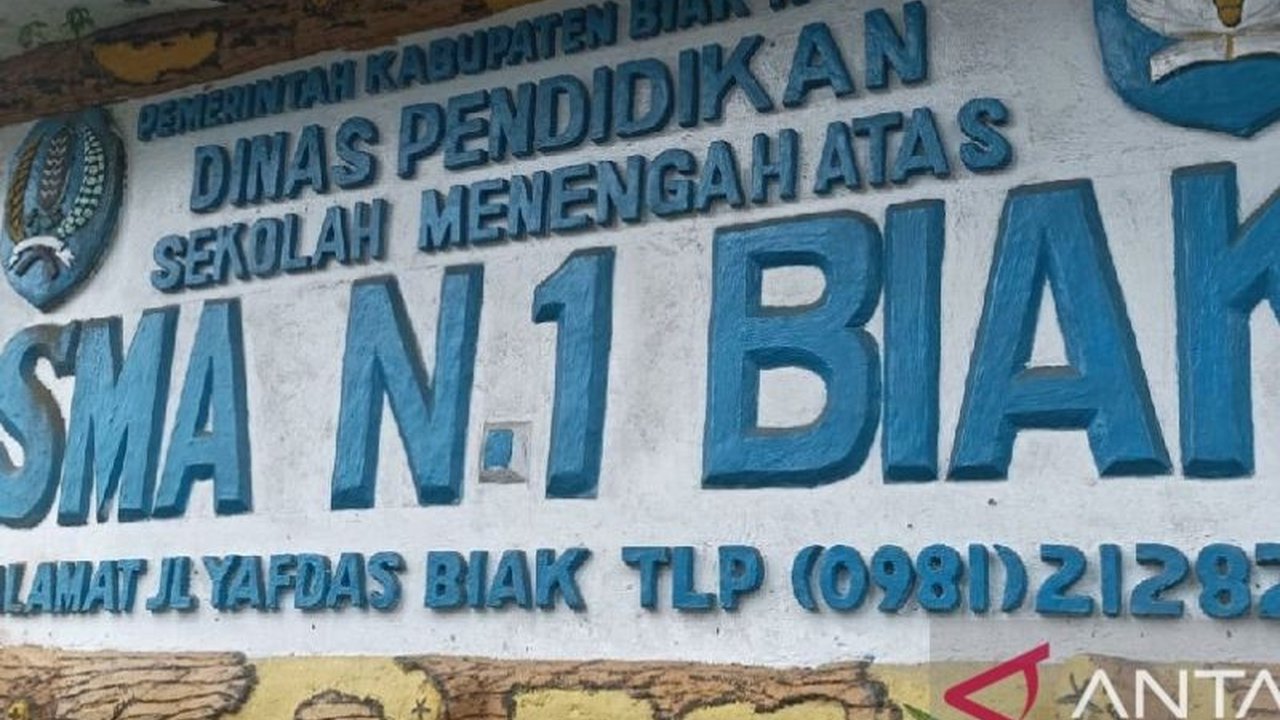 Lima sekolah jenjang SMA/SMK di Biak Numfor, Papua, resmi menjadi model program percontohan kepemimpinan anak Indonesia, bertujuan menyiapkan generasi emas Papua sebagai pemimpin masa depan.