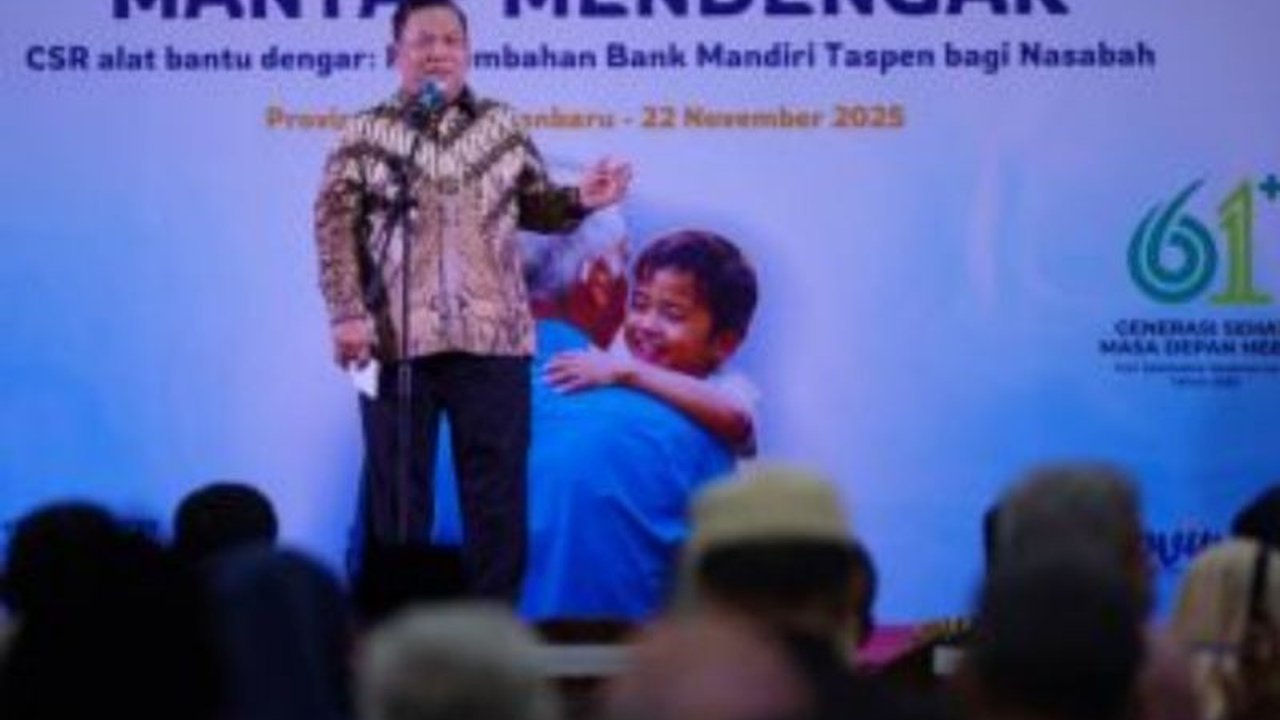 Pemerintah Provinsi Riau menyalurkan 250 unit bantuan alat bantu dengar melalui program 