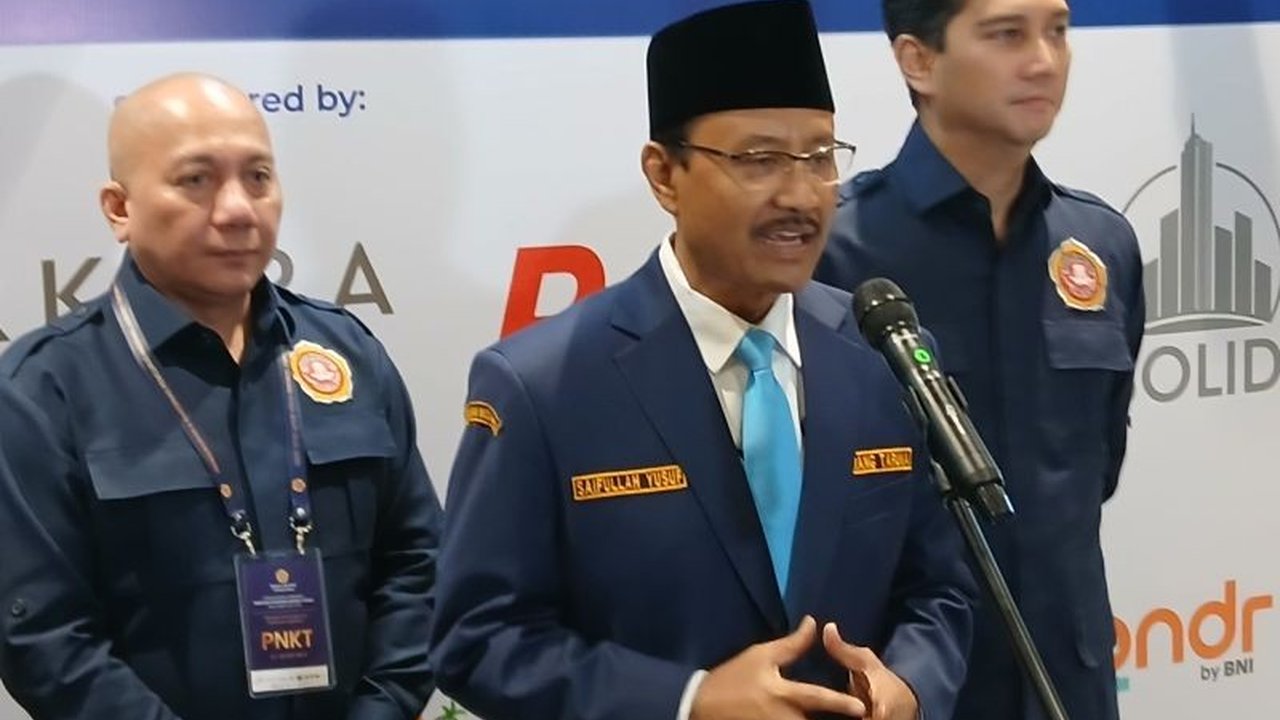 Kementerian Sosial (Kemensos) menyalurkan bantuan logistik senilai Rp700 juta bagi korban longsor di Banjarnegara, Jawa Tengah, memastikan pemulihan pasca-bencana. Bantuan logistik Kemensos korban longsor Banjarnegara ini terus dinamis.