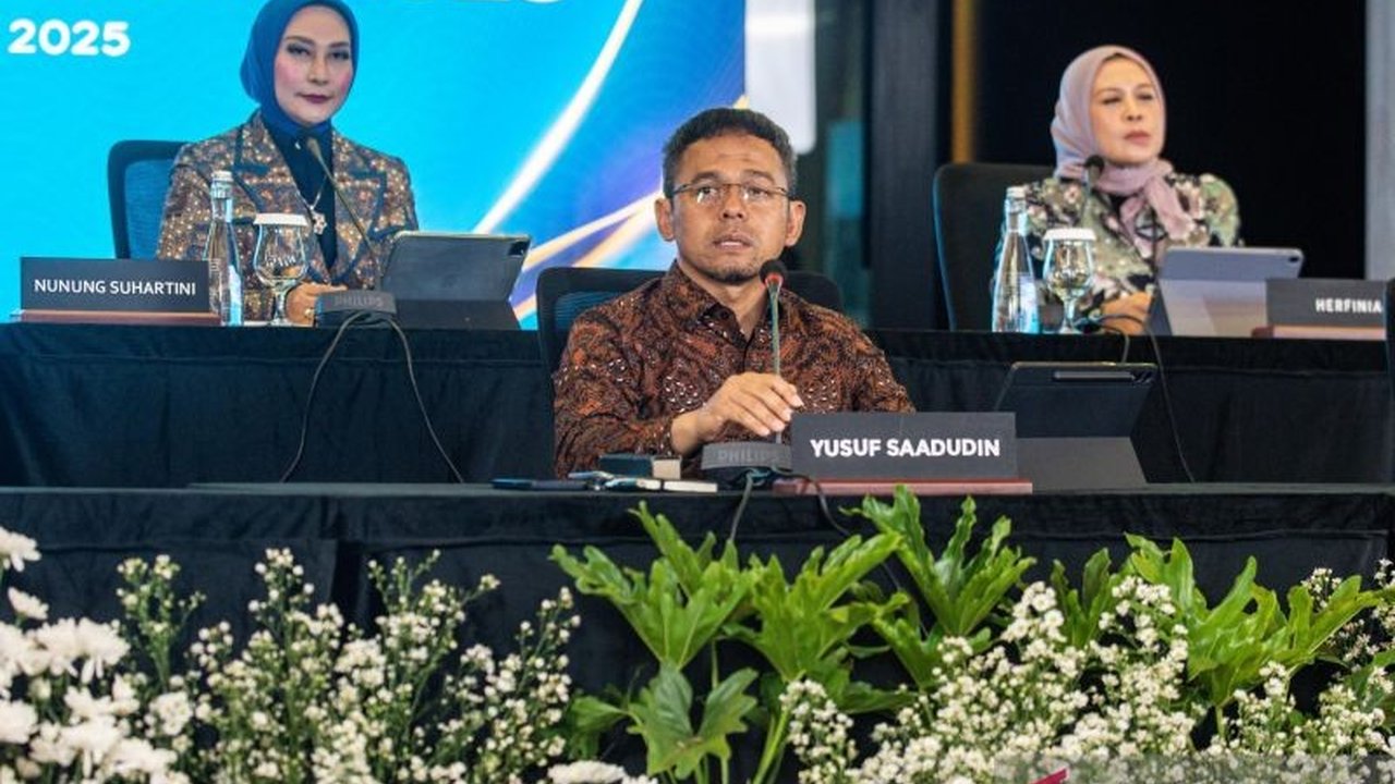 Survei OJK menunjukkan optimisme kuat terhadap Kinerja Perbankan 2025 yang diprediksi tetap solid, didorong perbaikan makroekonomi dan kemampuan mengelola risiko.