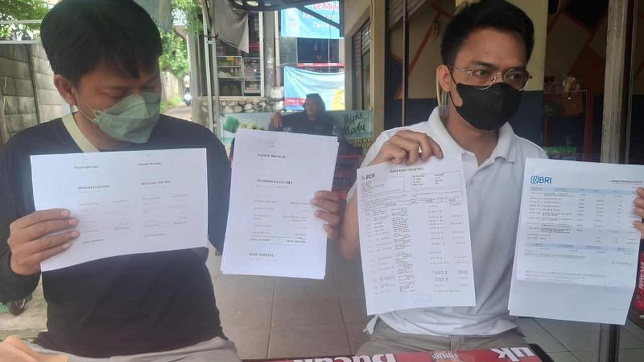 Seorang oknum anggota DPRD Kota Tangerang berinisial ML dilaporkan ke polisi terkait dugaan penipuan jual beli lahan senilai ratusan juta rupiah, memicu pertanyaan akan kejelasan transaksi dan menimbulkan kerugian bagi korban.