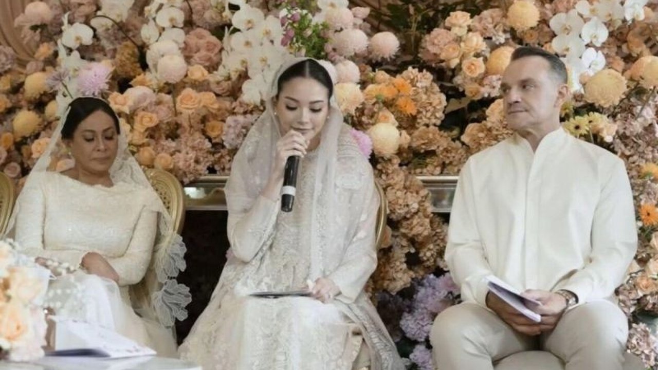 Setelah umumkan Alyssa Daguise kehamilan anak pertamanya, ia bagikan pesan menyentuh tentang perjuangan membangun keluarga. Dukungan untuk mereka yang menanti keajaiban.